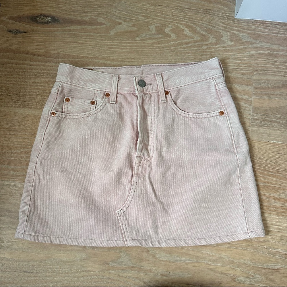Levi's pink denim skirt